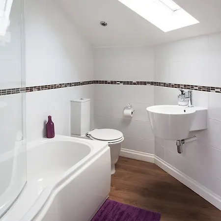 City Apartments - The Light Well Holiday home *