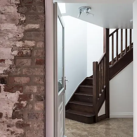 - The Light Well بيت للعطل *