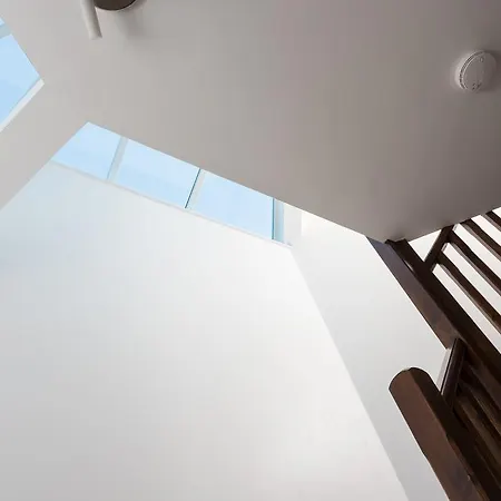 بيت للعطل - The Light Well